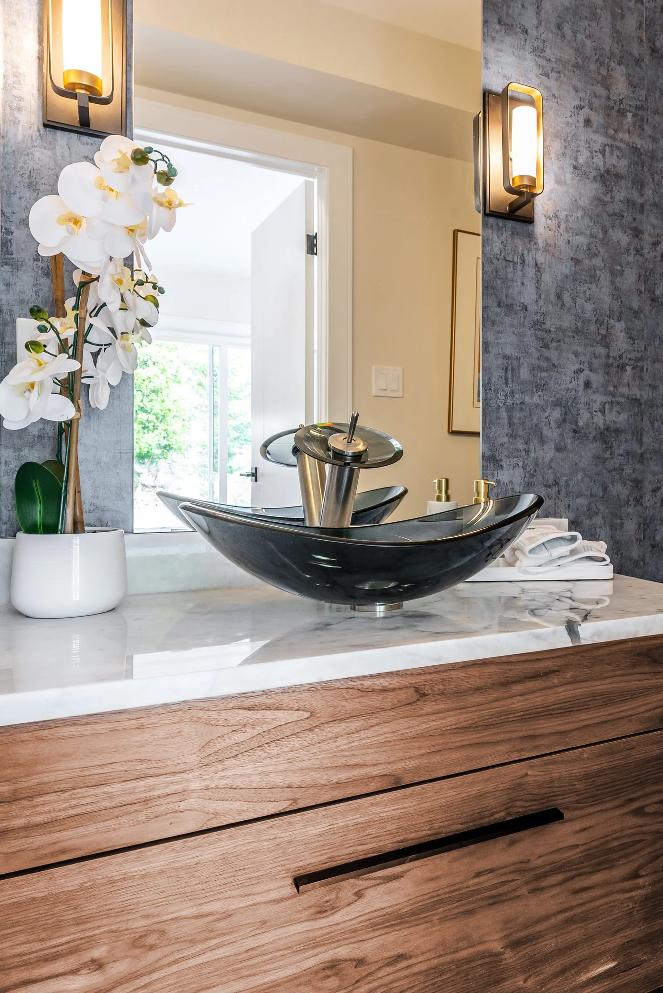 Spinnaker Drive — Powder R, after the renovation by MAD Design Interiors